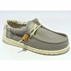 HEY DUDE / Wally Stretch Canvas